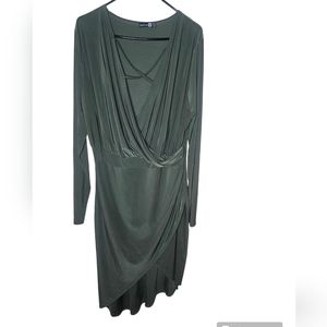 boohoo women's green long-sleeved wrap front high-low hemm dress size 20
